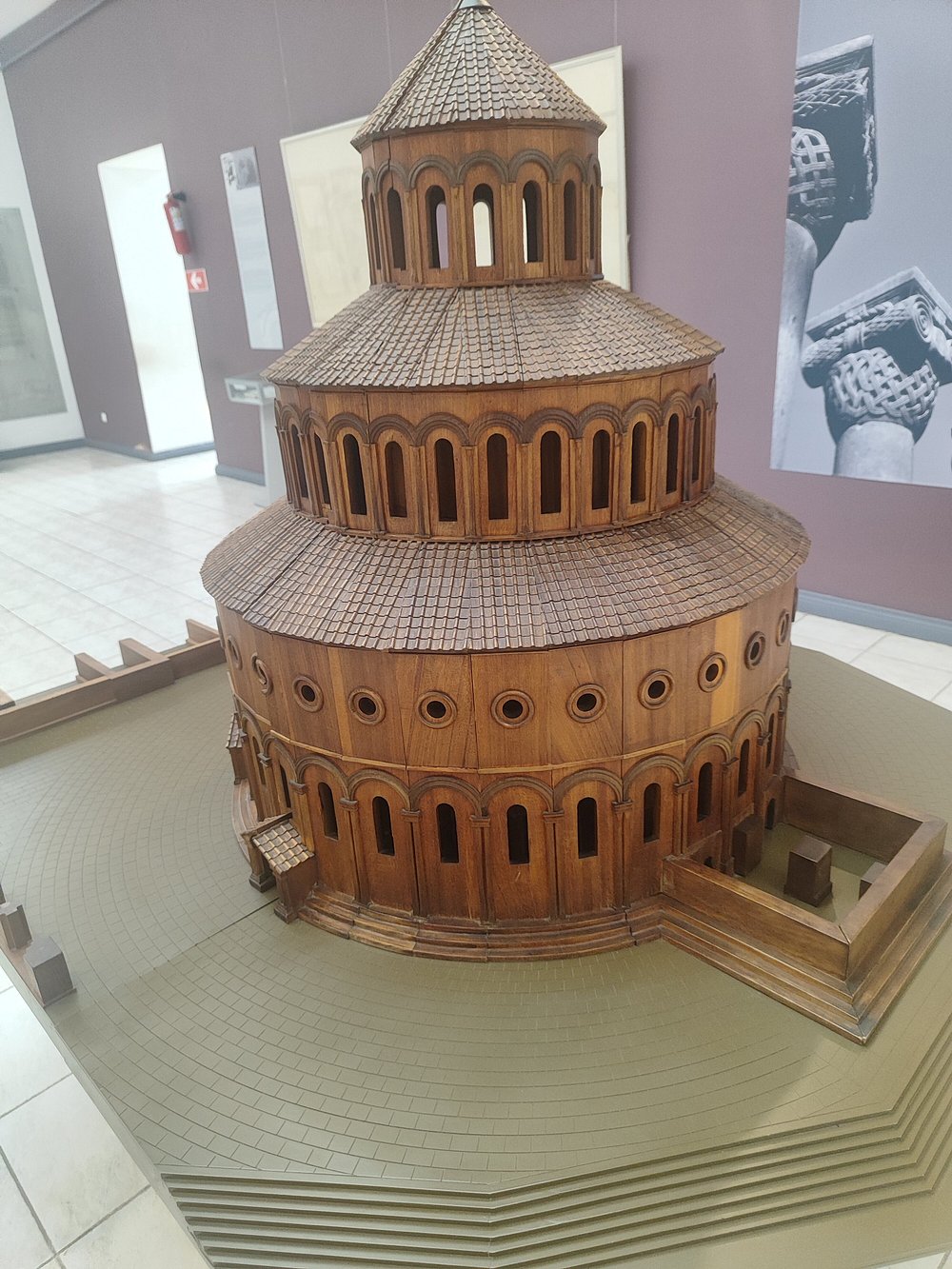 Zvartnots Temple gallery image 6